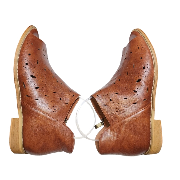 Boutique by Corkys Norwich Cognac Brown Faux Leather Peep Toe Booties Size 8 - Picture 6 of 11